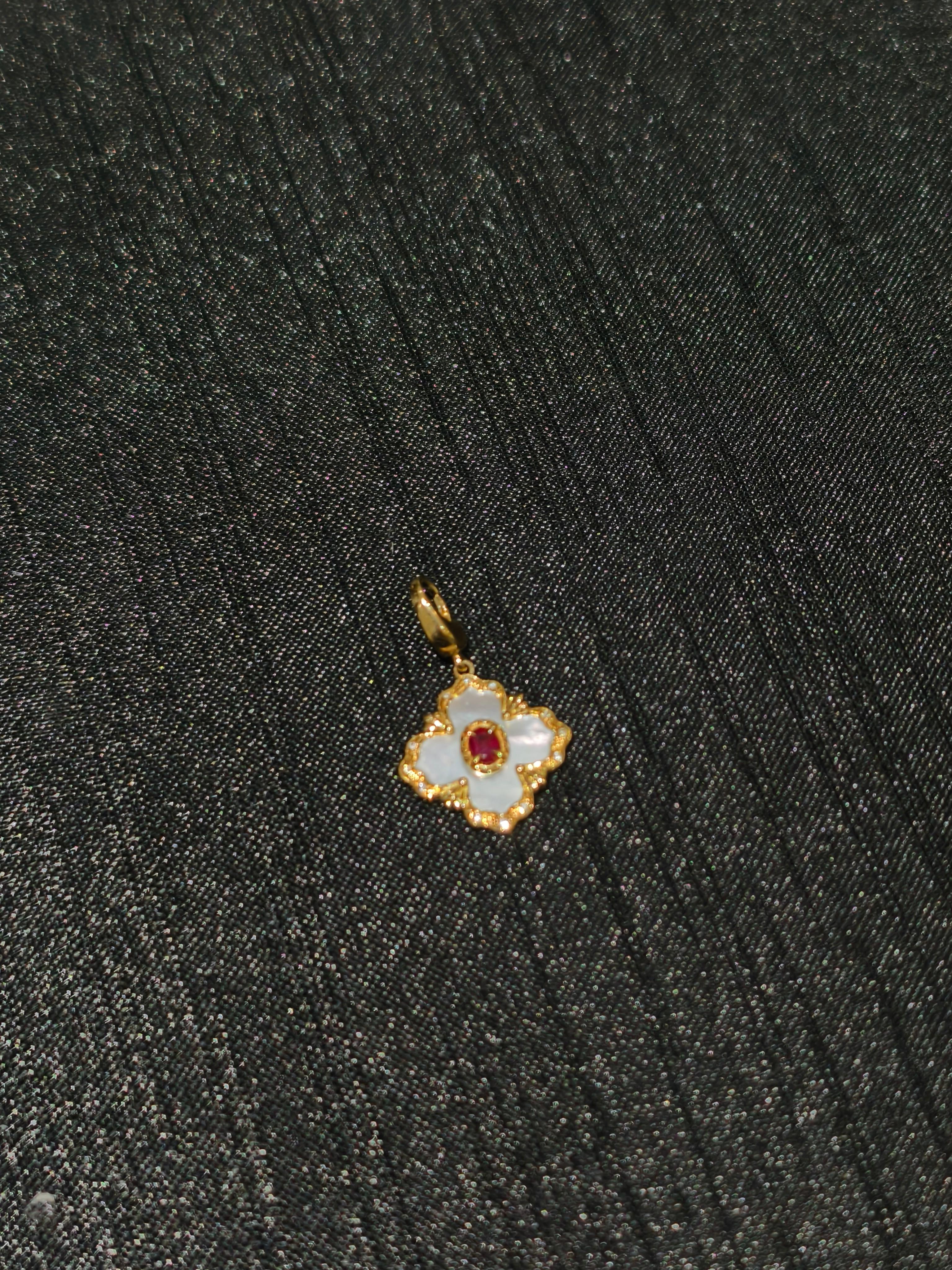 红宝贝母吊坠